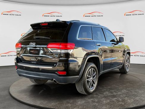 Used 2017 Jeep Grand Cherokee Limited AWD/4WD image 10