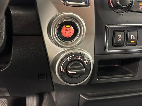 Used 2021 Nissan Titan SV w/ Accessory Utility Package image 40