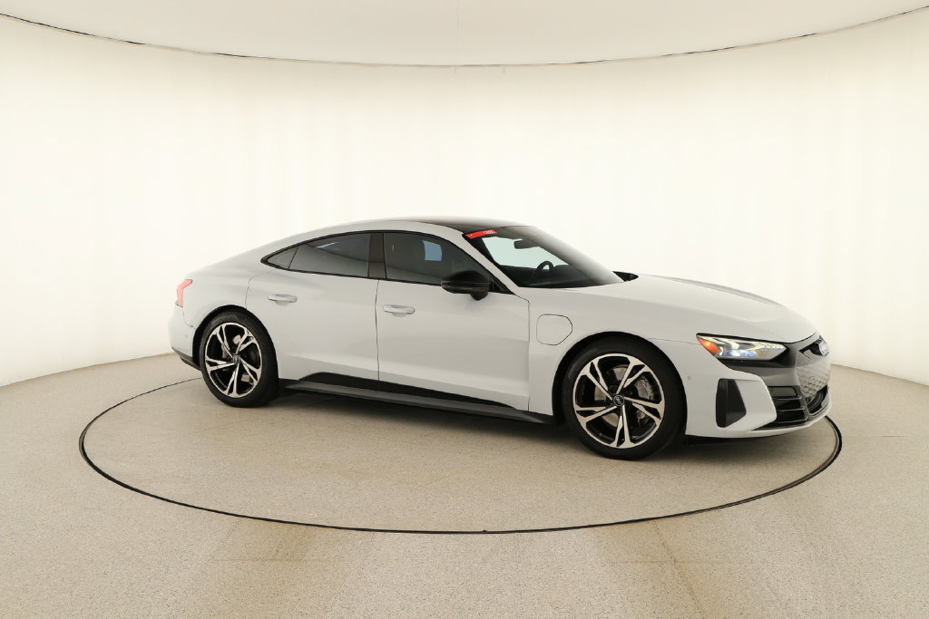 Used 2022 Audi e-tron GT Prestige AWD/4WD image 9