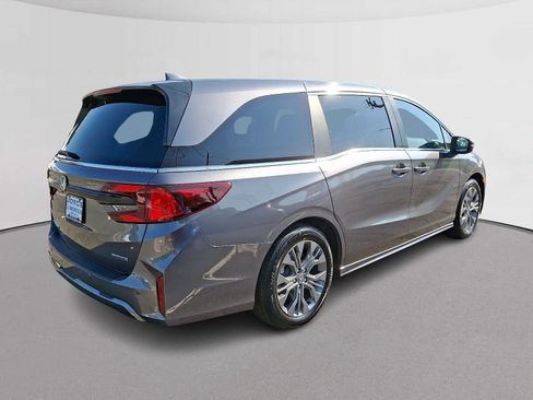 Certified 2025 Honda Odyssey Touring image 10