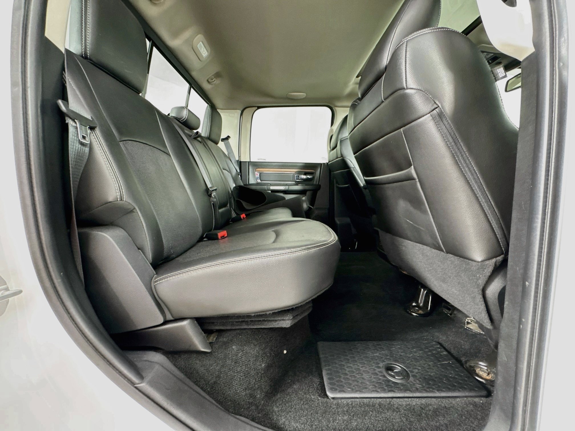 Used 2014 RAM 1500 Laramie w/ Convenience Group AWD/4WD image 28
