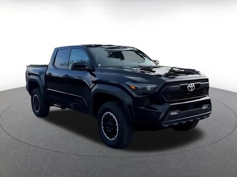 Used 2025 Toyota Tacoma TRD Off-Road image 2