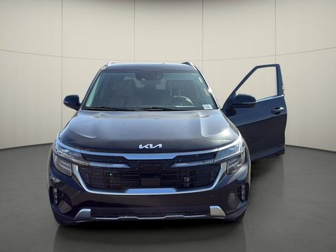 Used 2024 Kia Seltos SX w/ SX Sunroof Package AWD/4WD image 2