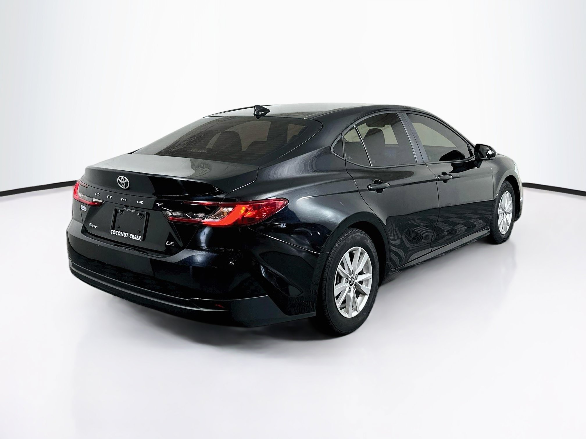 Used 2025 Toyota Camry LE w/ Convenience Package FWD image 3