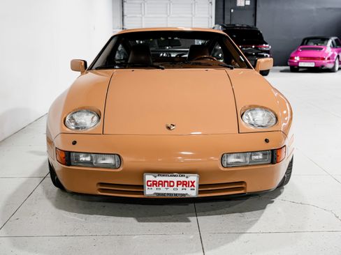 Used 1987 Porsche 928 S4 image 5