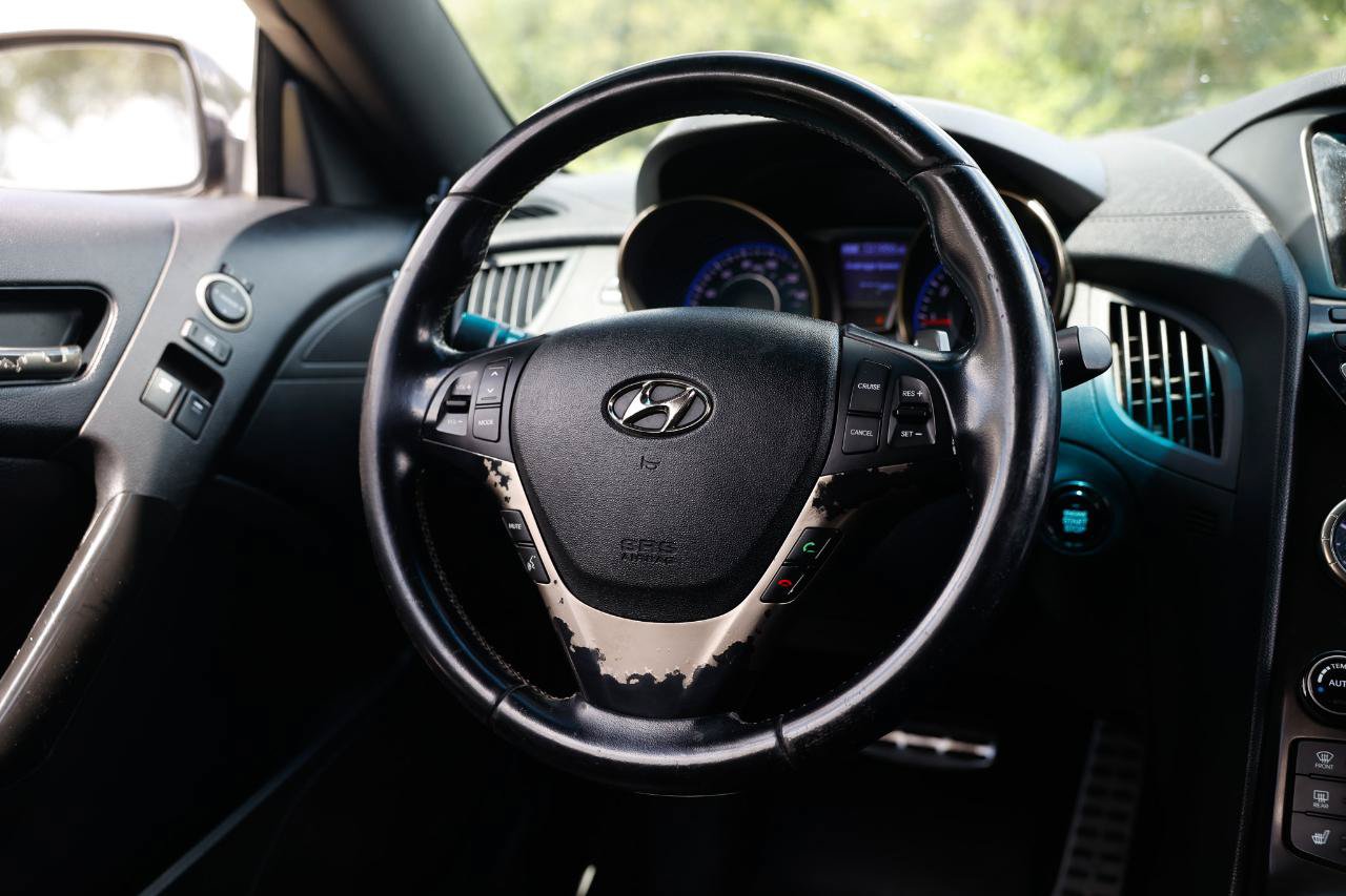 Used 2013 Hyundai Genesis 3.8 RWD image 28
