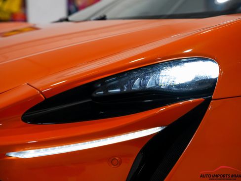 Used 2023 McLaren Artura image 36