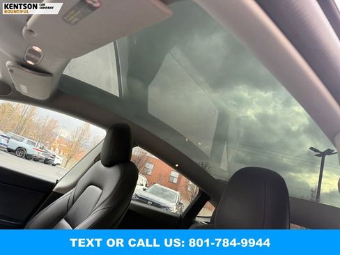 Used 2022 Tesla Model Y Long Range image 25