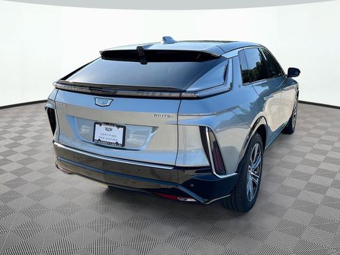 Used 2024 Cadillac Lyriq Luxury w/ LPO, Floor Liner Package AWD/4WD image 6
