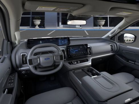 New 2026 Ford Expedition Active image 41