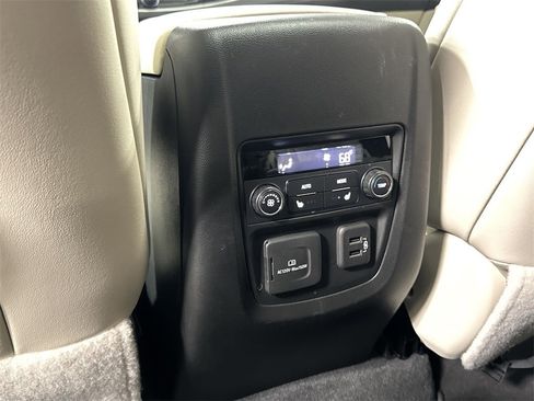 Used 2022 Buick Enclave Avenir w/ Avenir Technology Package image 29