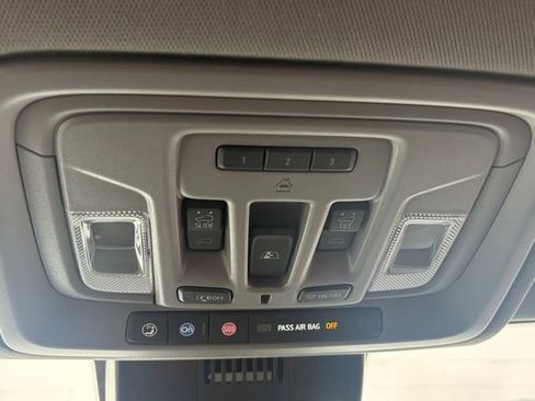 Used 2025 GMC Sierra 1500 Denali w/ Denali Reserve Package AWD/4WD image 35