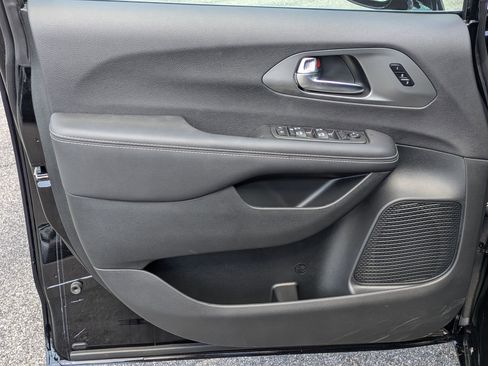 New 2026 Chrysler Pacifica Select image 20