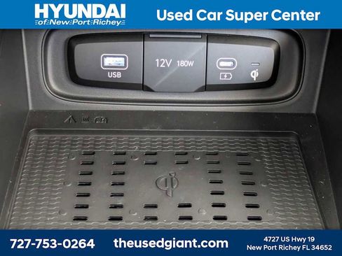 Used 2026 Hyundai Venue SEL FWD image 23