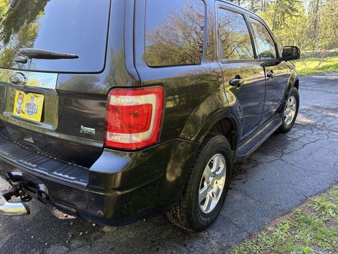 Used 2011 Ford Escape Limited w/ 302A Rapid Spec Order Code AWD/4WD image 9