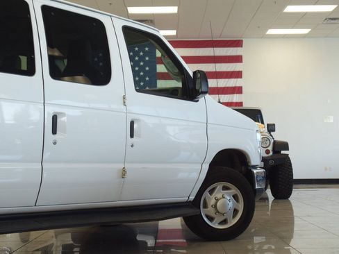 Used 2014 Ford E-350 and Econoline 350 XLT RWD image 44