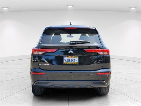 Used 2023 Mitsubishi Outlander ES image 5