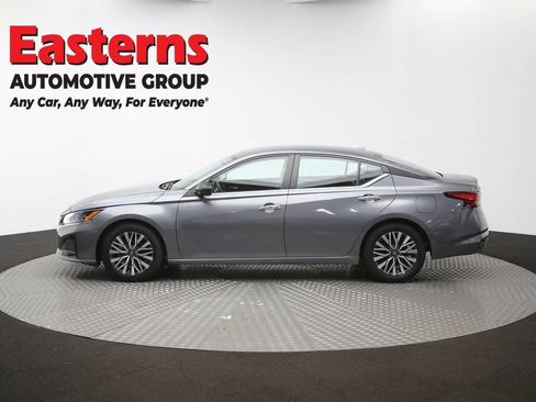 Used 2024 Nissan Altima 2.5 SV FWD image 59