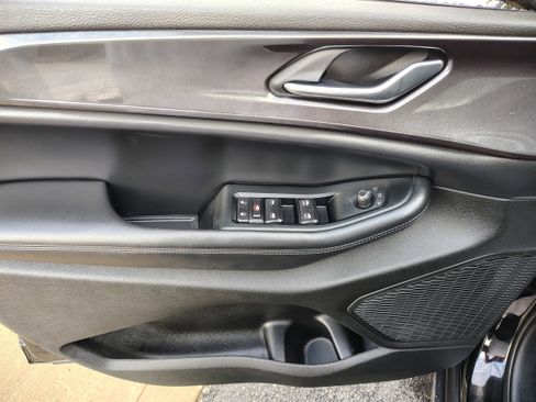 Certified 2023 Jeep Grand Cherokee Altitude image 21