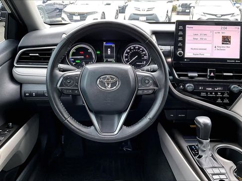 Certified 2022 Toyota Camry SE image 5