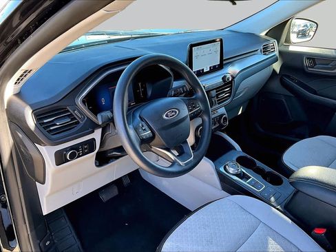 Used 2025 Ford Escape Active AWD/4WD image 31