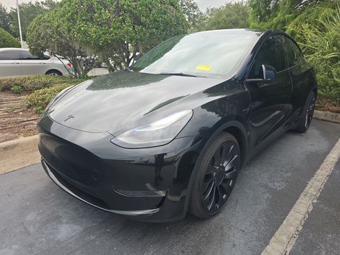 Used 2023 Tesla Model Y Performance AWD/4WD image 3