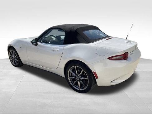 Used 2022 MAZDA MX-5 Miata Grand Touring RWD image 7