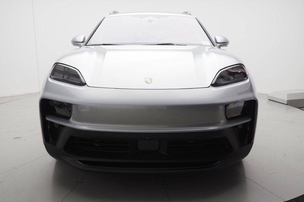 Used 2026 Porsche Macan GTS Electric AWD/4WD image 2