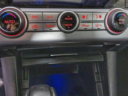 Used 2016 Subaru Legacy 2.5i Limited image 29