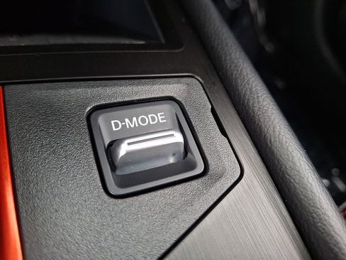 Used 2025 Nissan Kicks SR image 26