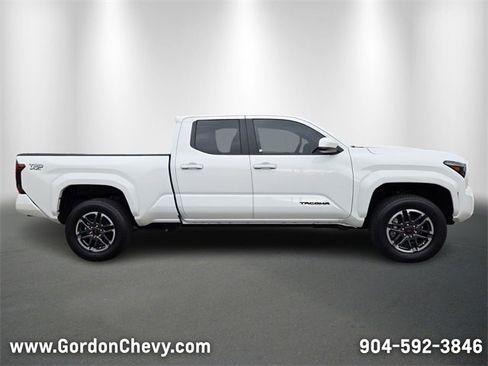 Used 2024 Toyota Tacoma TRD Sport image 7