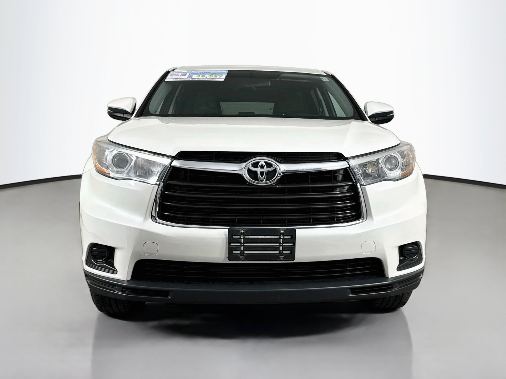 Used 2016 Toyota Highlander LE AWD/4WD image 2