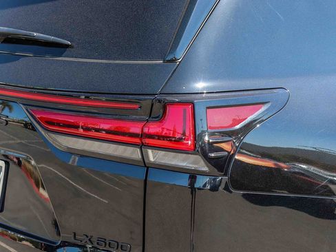 Used 2022 Lexus LX 600 F Sport w/ Accessory Package (Z1) AWD/4WD image 8