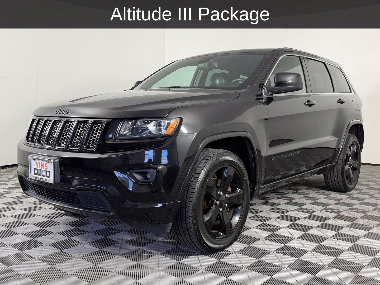 Used 2015 Jeep Grand Cherokee Altitude AWD/4WD image 3