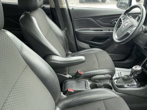 Used 2020 Buick Encore Preferred FWD image 10