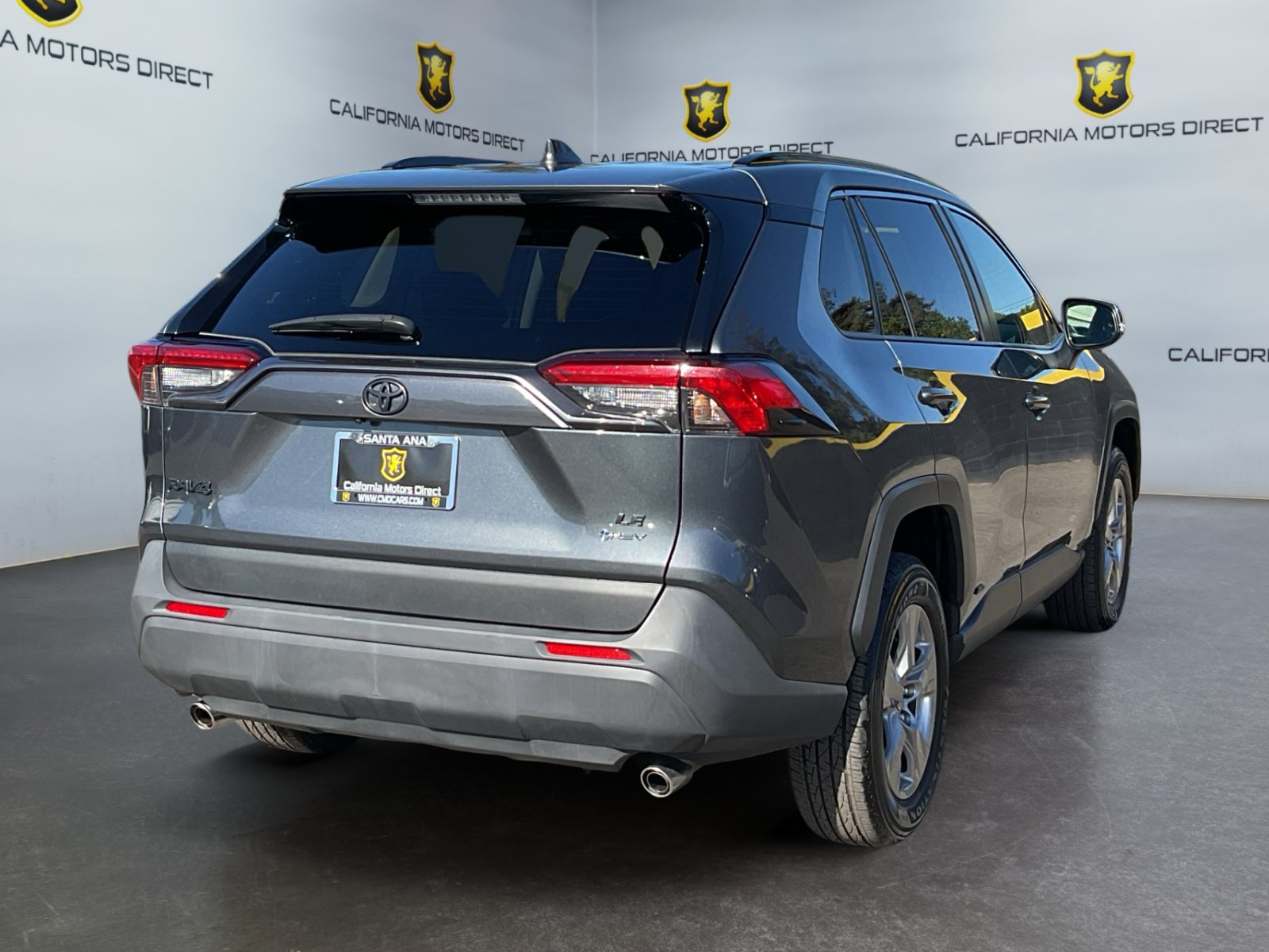 Used 2025 Toyota RAV4 LE AWD/4WD image 5