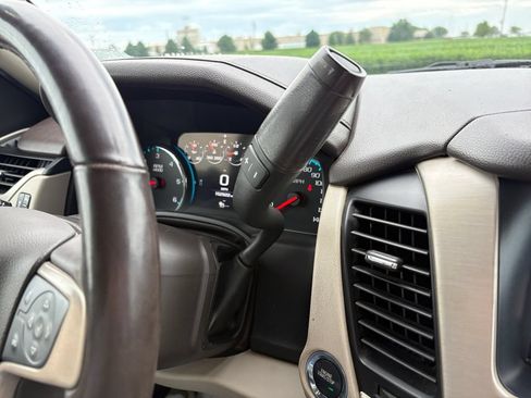 Used 2017 GMC Yukon XL Denali w/ Open Road Package AWD/4WD image 29