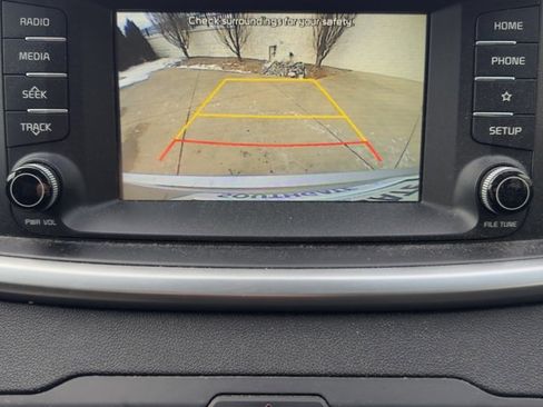 Used 2019 Kia Sorento LX image 20