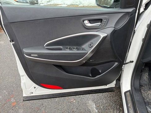 Used 2019 Hyundai Santa Fe XL image 18