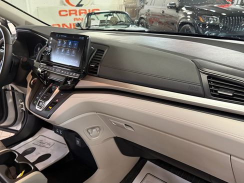 Used 2025 Honda Odyssey EX-L image 15