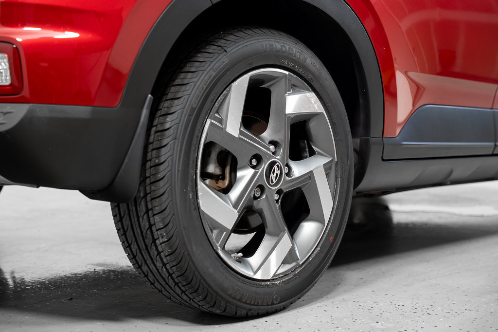 Certified 2022 Hyundai Venue Limited FWD image 8