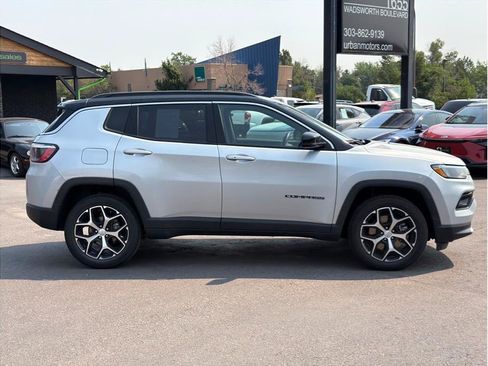 Used 2024 Jeep Compass Limited AWD/4WD image 4