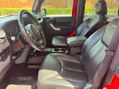 Used 2014 Jeep Wrangler Rubicon w/ Power Convenience Group image 19