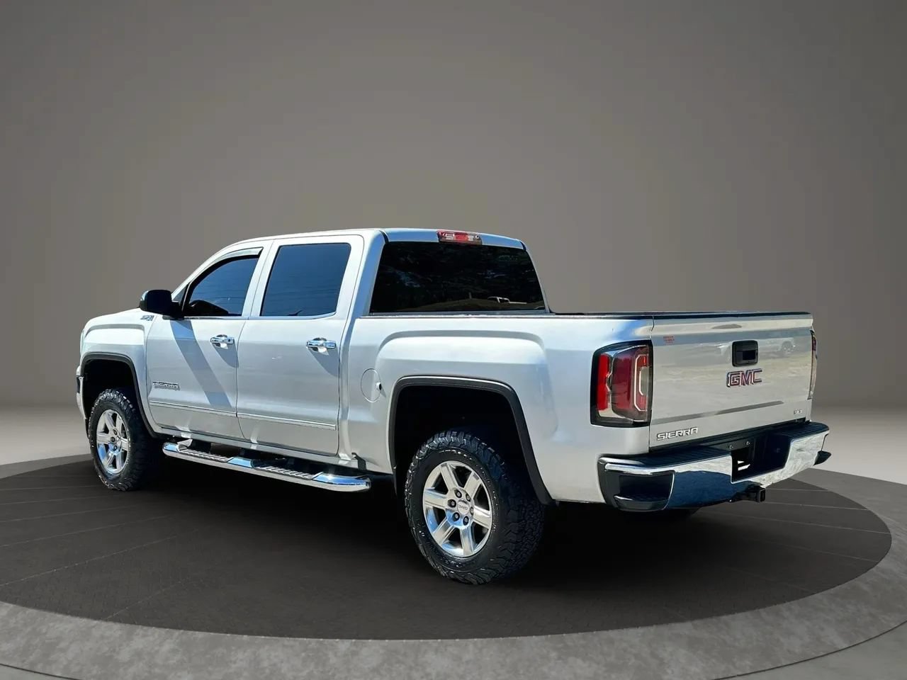 Used 2016 GMC Sierra 1500 SLT w/ Suspension Package, Off-Road AWD/4WD image 5