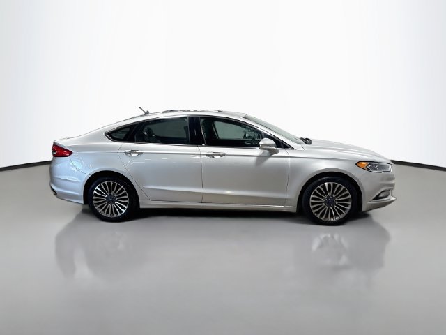 Used 2017 Ford Fusion SE w/ Fusion SE Technology Package AWD/4WD image 6