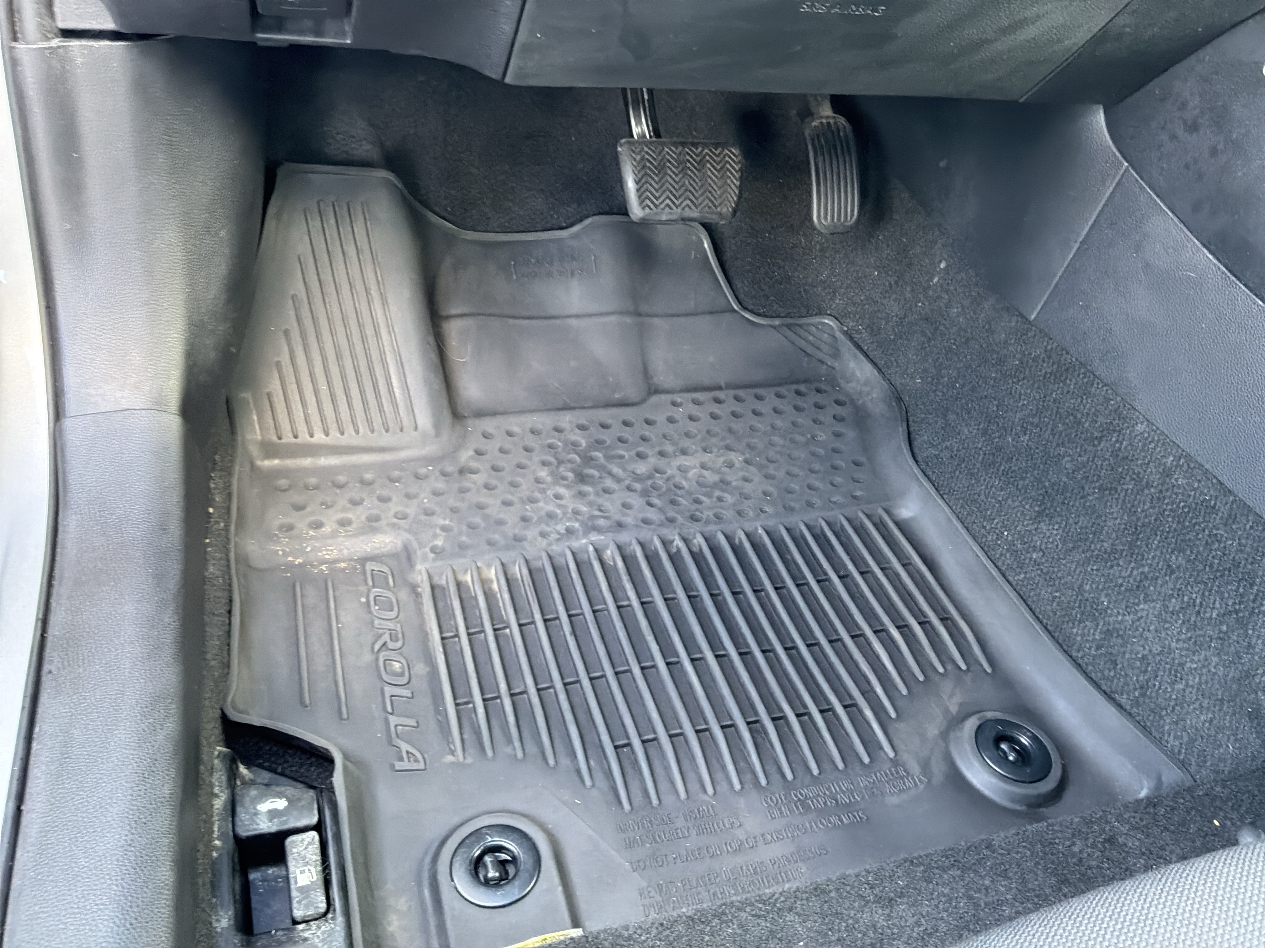 Used 2022 Toyota Corolla LE FWD image 17
