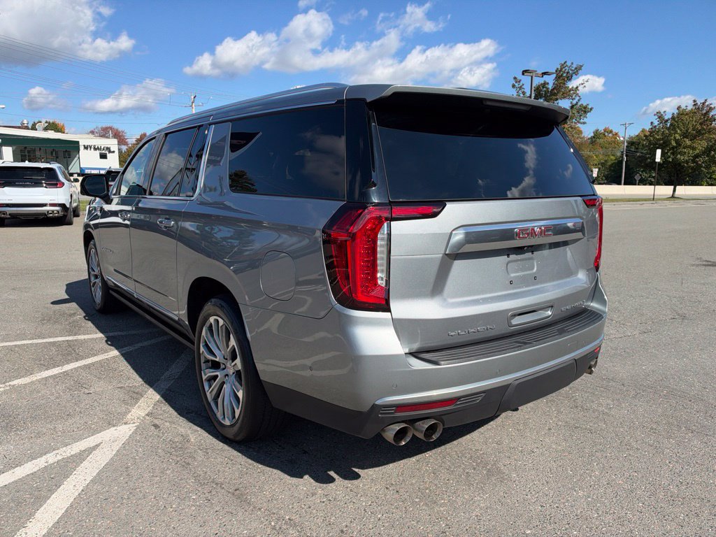 Used 2023 GMC Yukon XL Denali w/ Denali Reserve Package AWD/4WD image 4