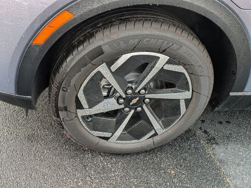 New 2026 Chevrolet Equinox EV LT image 11