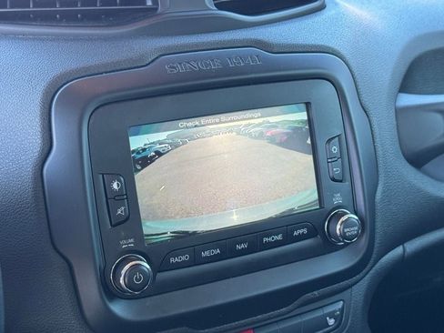 Used 2016 Jeep Renegade Trailhawk image 24