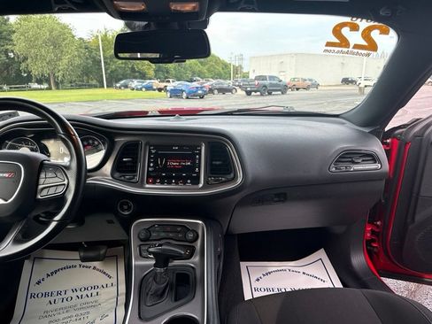 Used 2022 Dodge Challenger GT RWD image 11